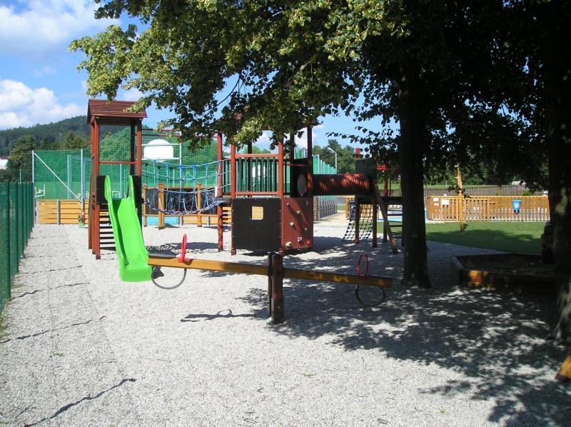 Chata Na Poskle U Lesa S Vyhledem Hutisko Exterior photo